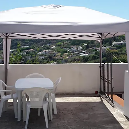 Casa Lucia بيت للعطل ليباري